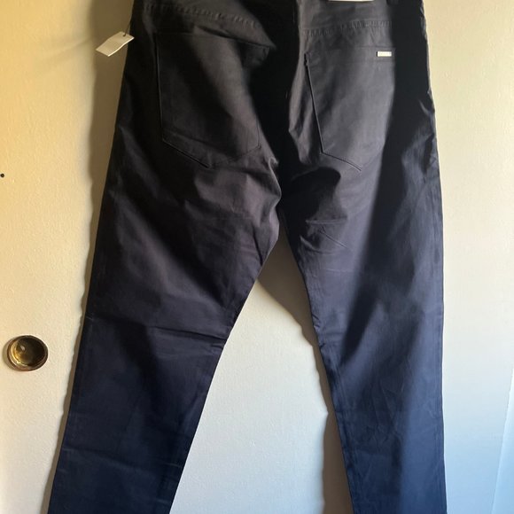 NWT CALVIN KLEIN SLIM FIT SITS ON HIP TAPERED NAVY BLUE 30 WAIST 30 L - Picture 2 of 6